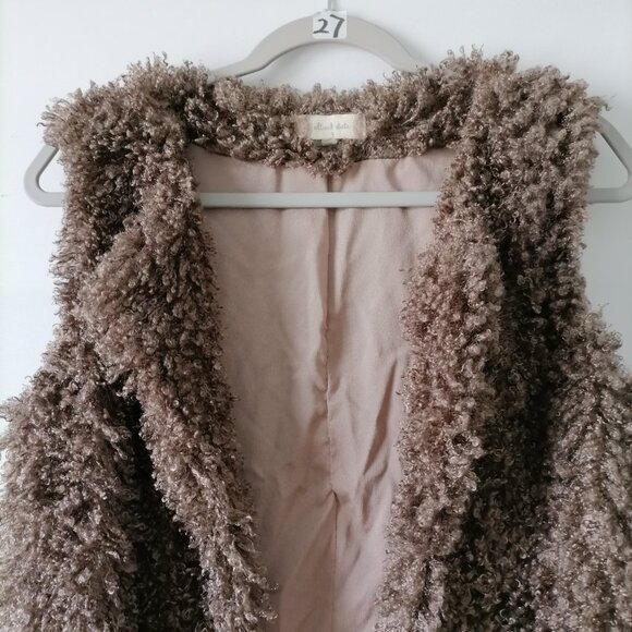 Altar'd State Womens Brown Open Front Faux Fur Sleeveless Vest Size Small - Picture 2 of 8